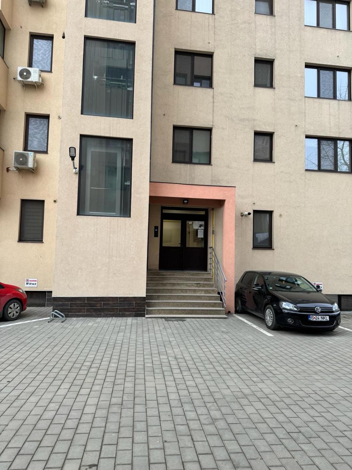 Luxury Young Residence Jászvásár Kültér fotó