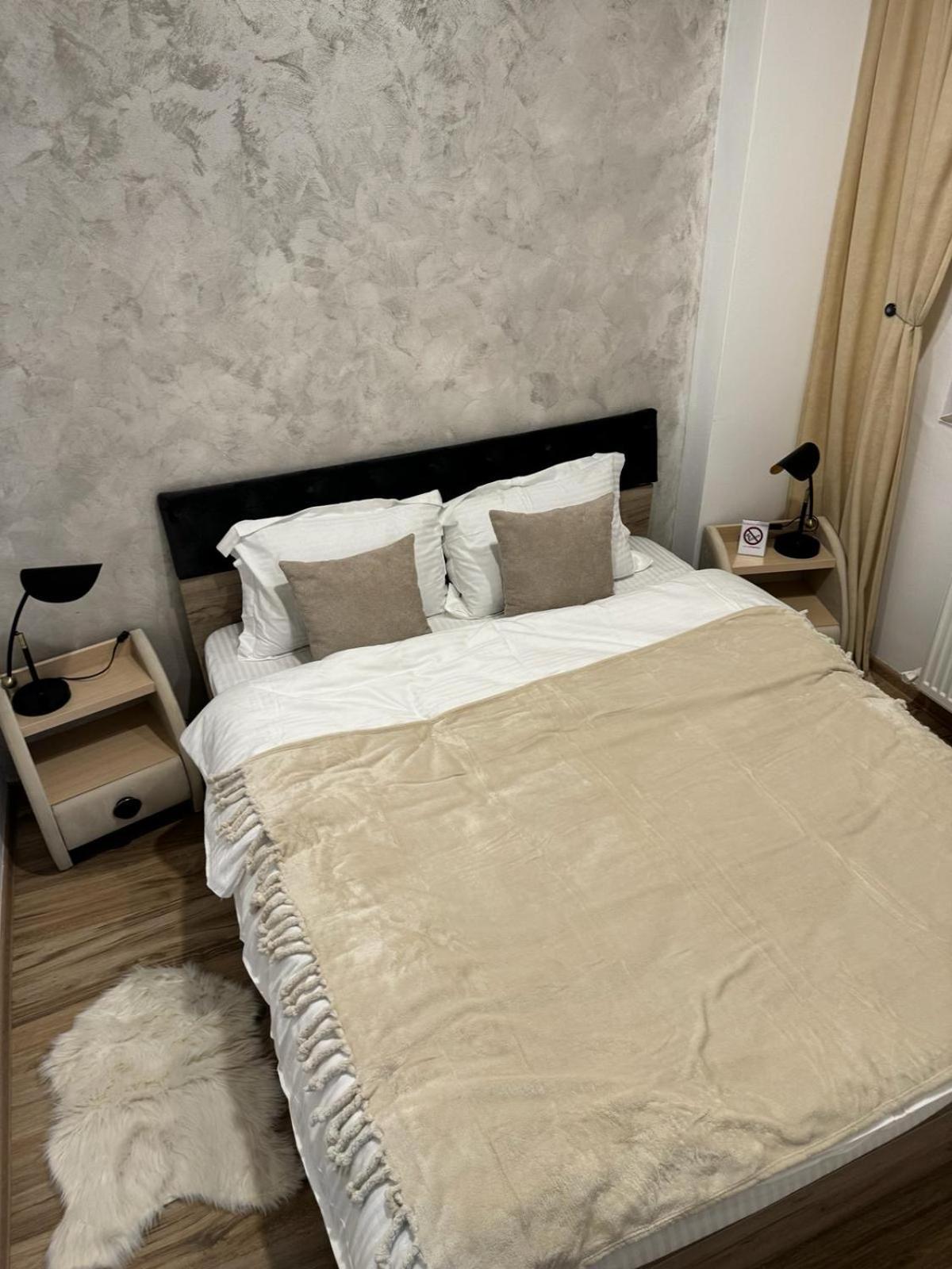 Luxury Young Residence Jászvásár Kültér fotó